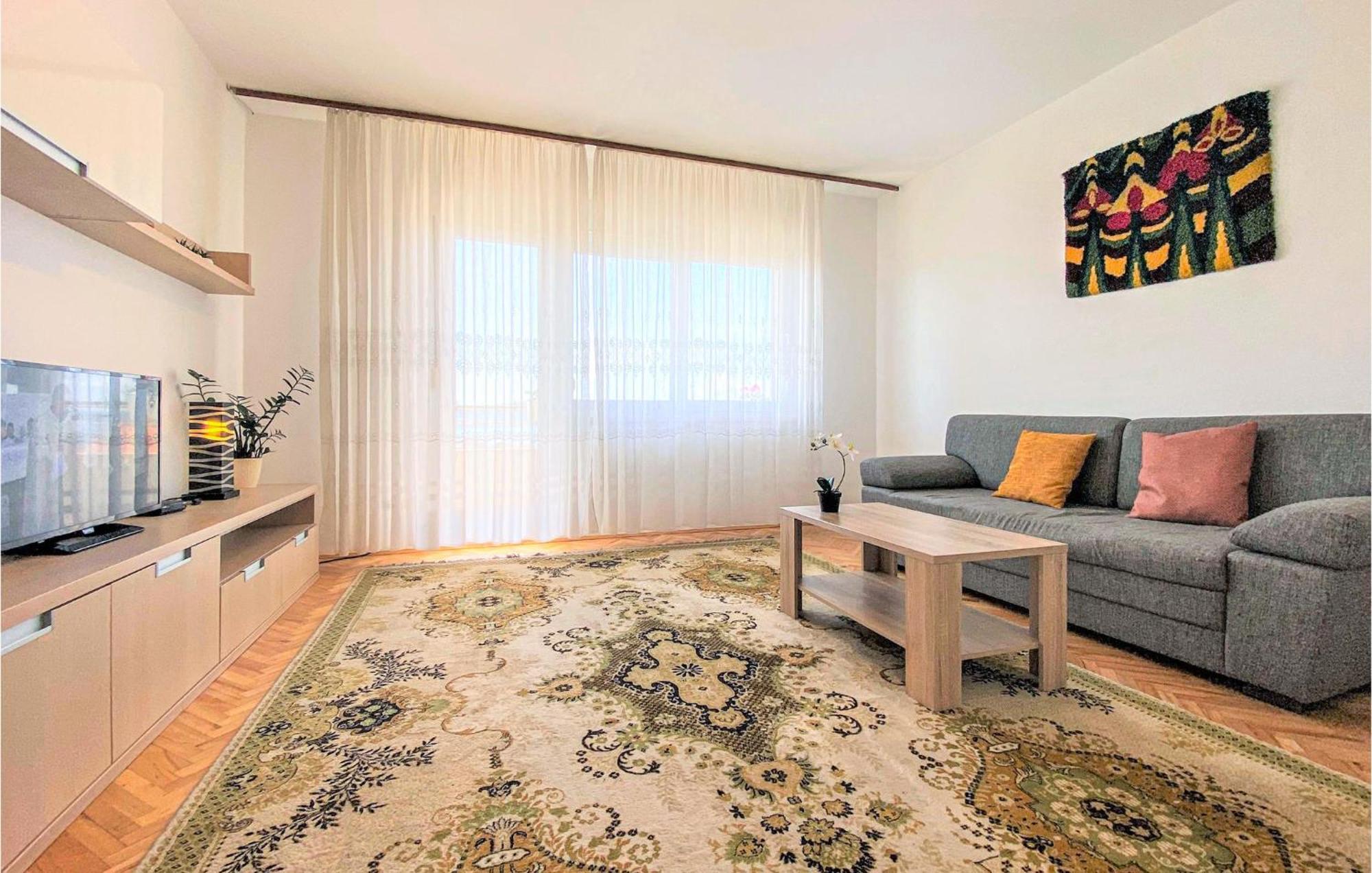 1 Bedroom Nice Apartment In Kastel Sucurac Каштела Екстер'єр фото